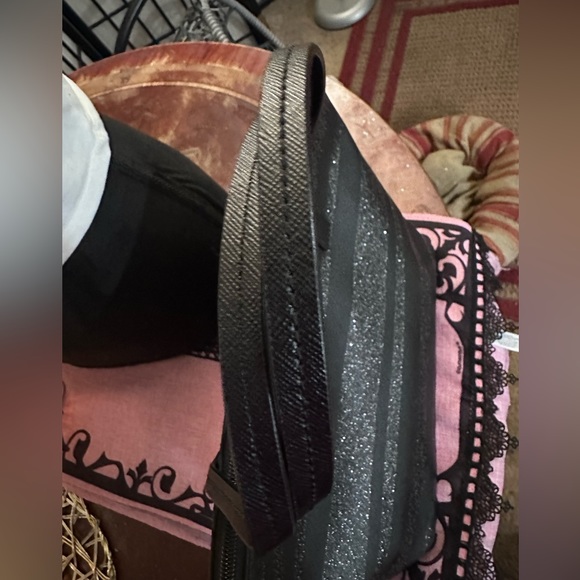 Kate Spade’s “The City” Mini Black Tote, in Like New condition - Picture 5 of 9